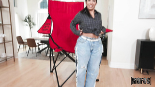 DontBreakMe Jasmine Sherni Big Chair And A Big Cock For Tiny Jasmine WRB