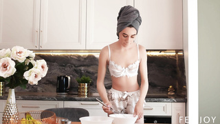 FemJoy Yeva Breakfast WRB