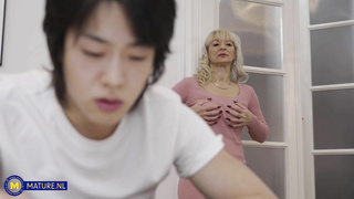 MatureNL Amanda Gilf Seducing Her Exchange Student PP