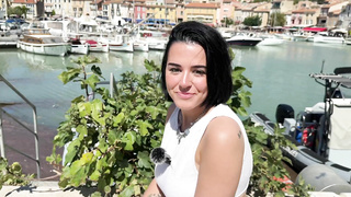 JacquieEtMichelTV Rose Years Old Veterinary Student In Lille PP