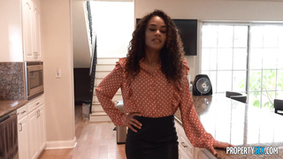 PropertySex Scarlit Scandal She Comes With Perks