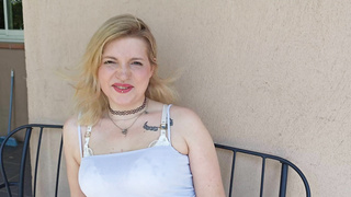 JacquieEtMichelTV Matylde Never Complicates Her Life PP