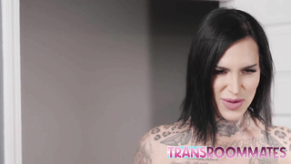 TransRoommates Bobbii Rose, Ruby Wren / Bobbii Rose and Ruby Wren's Passionate Bareback Creampie