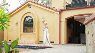 Babes Skye Blue Taking The Plunge