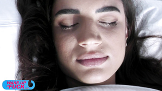 WakeUpNFuck E Candie Luciani