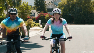 AdultTime Emma Rose &amp; King Noire - Glutes To See You