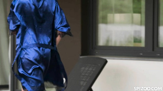 Spizoo Molly Devon Receives A Sensual Facial From Her Neighbor