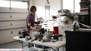 MyFriendsHotMom Laura Bentley