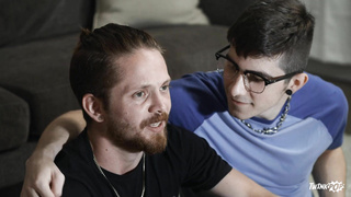 TwinkPop Nerdy Gamer Footjob